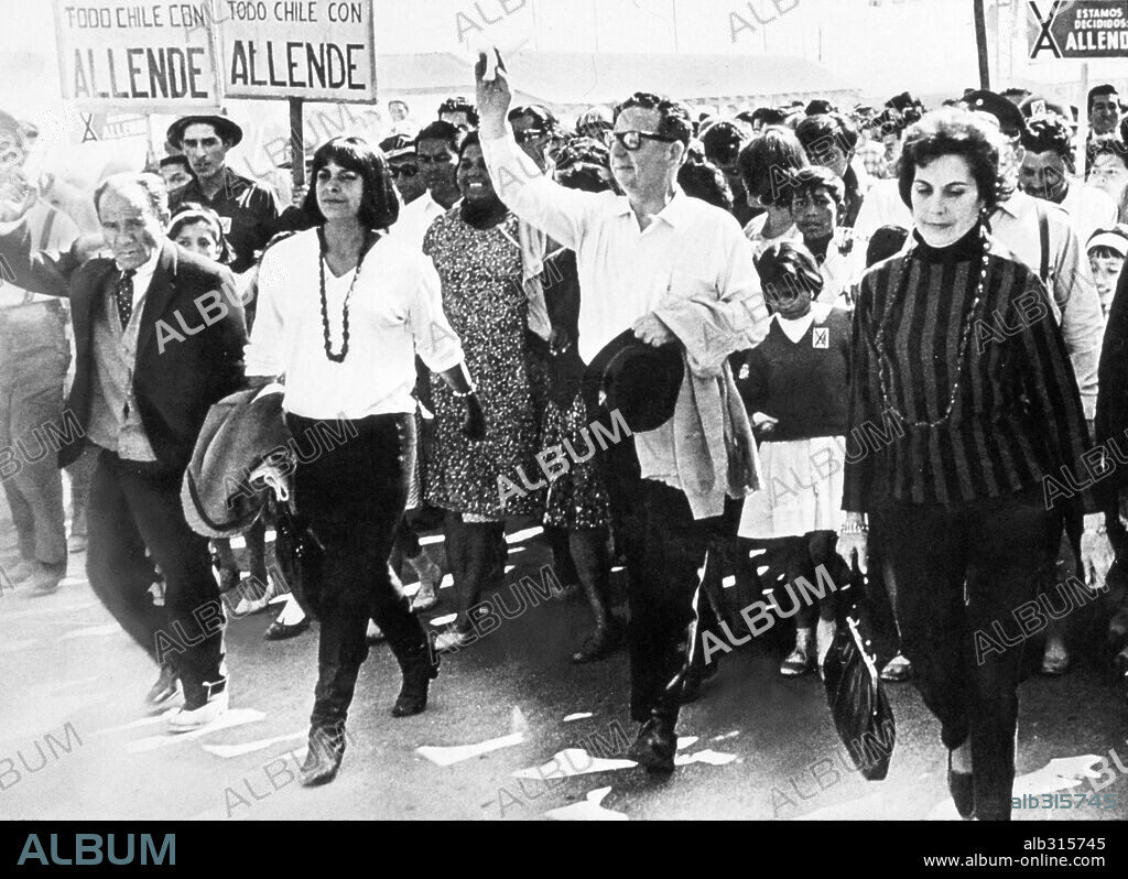 Salvador Allende Socialist president of Chile. He´s with his daughter Beatriz and his wife, Hortenza at a typical rally.