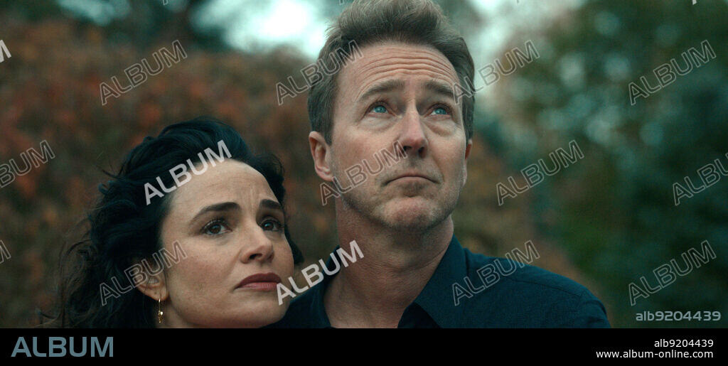 EDWARD NORTON and MAESTRO, MIA in EXTRAPOLATIONS, 2023, directed by SCOTT Z. BURNS. Copyright Apple.