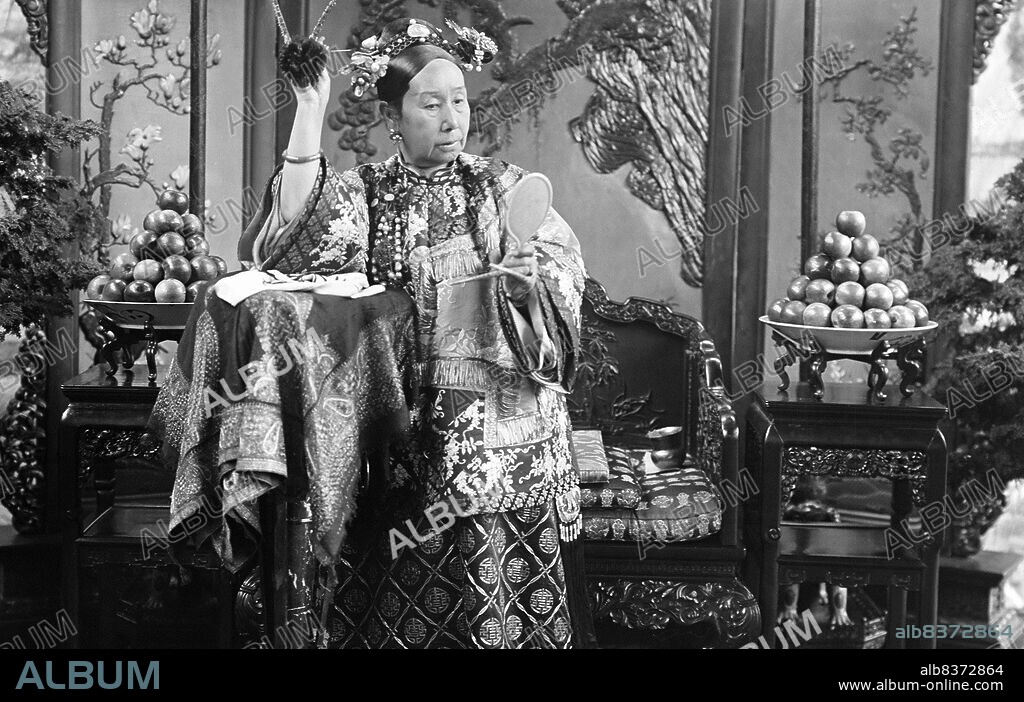Empress Dowager Cixi (WadeGiles: Tz'u-Hsi, 29 November 1835 15 November 1908) of the Manchu Yehe Nara Clan, was a powerful and charismatic figure who became the de facto ruler of the Manchu Qing Dynasty in China for 47 years from 1861 to her death in 1908.