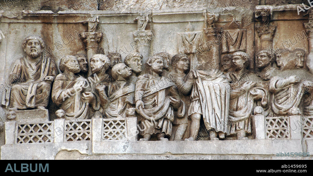 ARTE ROMANO. ITALIA. ARCO DE CONSTANTINO. Arco triunfal erigido en el siglo IV por el Senado en honor del emperador Constantino, tras su victoria sobre Majencio en el Puente Milvio (313). Detalle de un RELIEVE. ROMA.