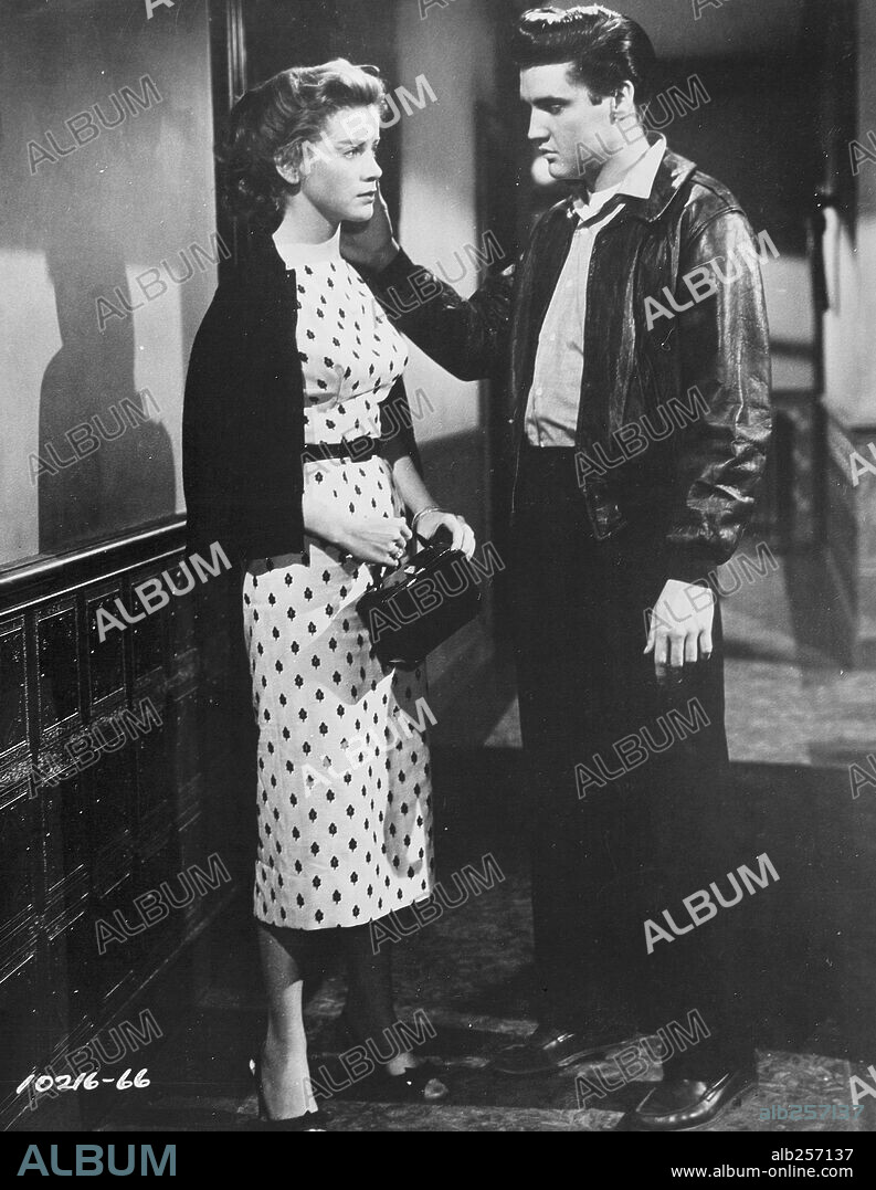 DOLORES HART and ELVIS PRESLEY in KING CREOLE, 1958, directed by MICHAEL CURTIZ. Copyright PARAMOUNT PICTURES.