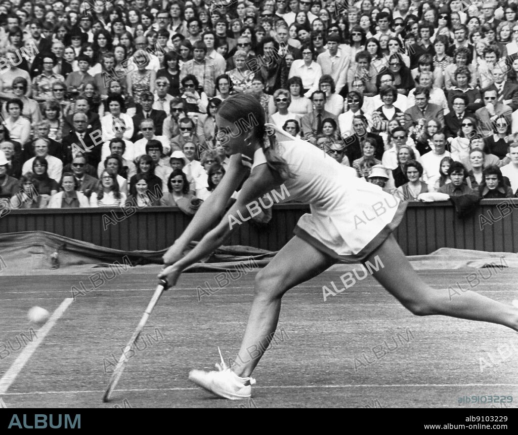 Wimbledon - Chris Evert (USA) v. E. Goolagong (Australia) 5th July 1972. - became Chris Evert Lloyd. ©TopFoto.