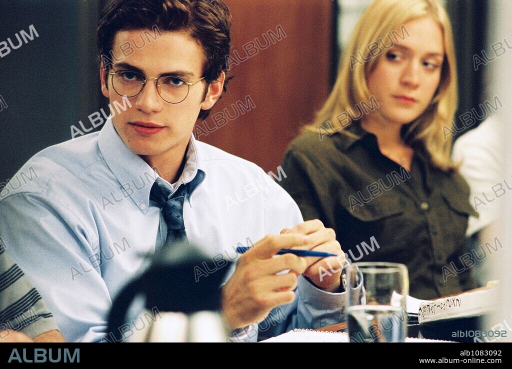 CHLOE SEVIGNY y HAYDEN CHRISTENSEN en EL PRECIO DE LA VERDAD, 2003 (SHATTERED GLASS), dirigida por BILLY RAY. Copyright LIONS GATE FILMS.