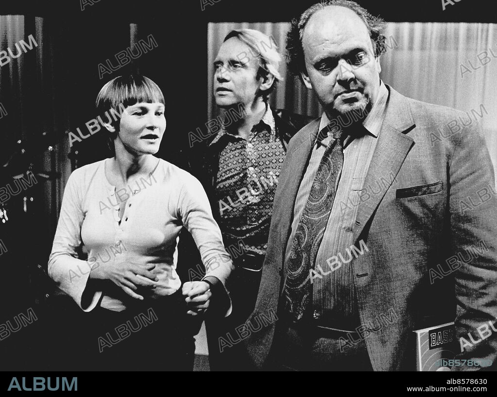 1973.. Orig. bildtext... Sveriges magasin 1973 Gunnar Arvidsson, Lennart Swahn och Kersti Adams-Ray Anm. Programledare Trio Publ. i RiR 51773 HiV 30/75 persons: GUNNAR ARVIDSON;KERSTI ADAMS-RAY;LENNART SWAHN sites: SVERIGE.