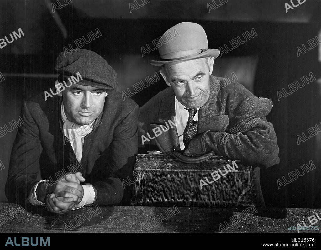 BARRY FITZGERALD and CARY GRANT in NONE BUT THE LONELY HEART, 1944, directed by CLIFFORD ODETS. Copyright RKO RADIO.