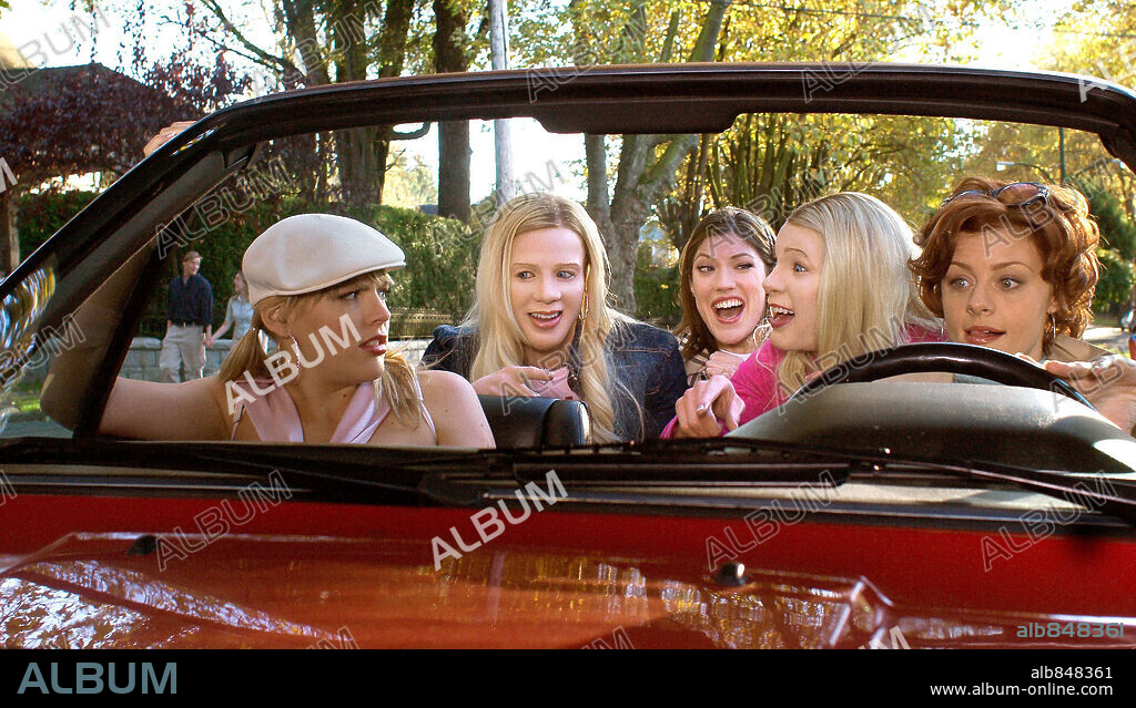 BUSY PHILIPPS, JENNIFER CARPENTER, JESSICA CAUFFIEL, MARLON WAYANS und SHAWN WAYANS in WHITE CHICKS, 2004, unter der Regie von KEENEN IVORY WAYANS. Copyright REVOLUTION STUDIOS/WAYANS BROS. ENTERTAINMENT / LEDERER, JOE.
