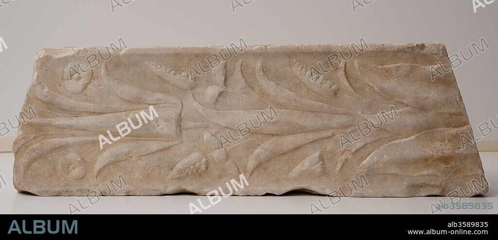 Fragmento de pilastra romana, Siglo I a.C, en la Villa romana de Torre Llauder o Can Llauder, Mataró, Barcelona, Cataluña, España.