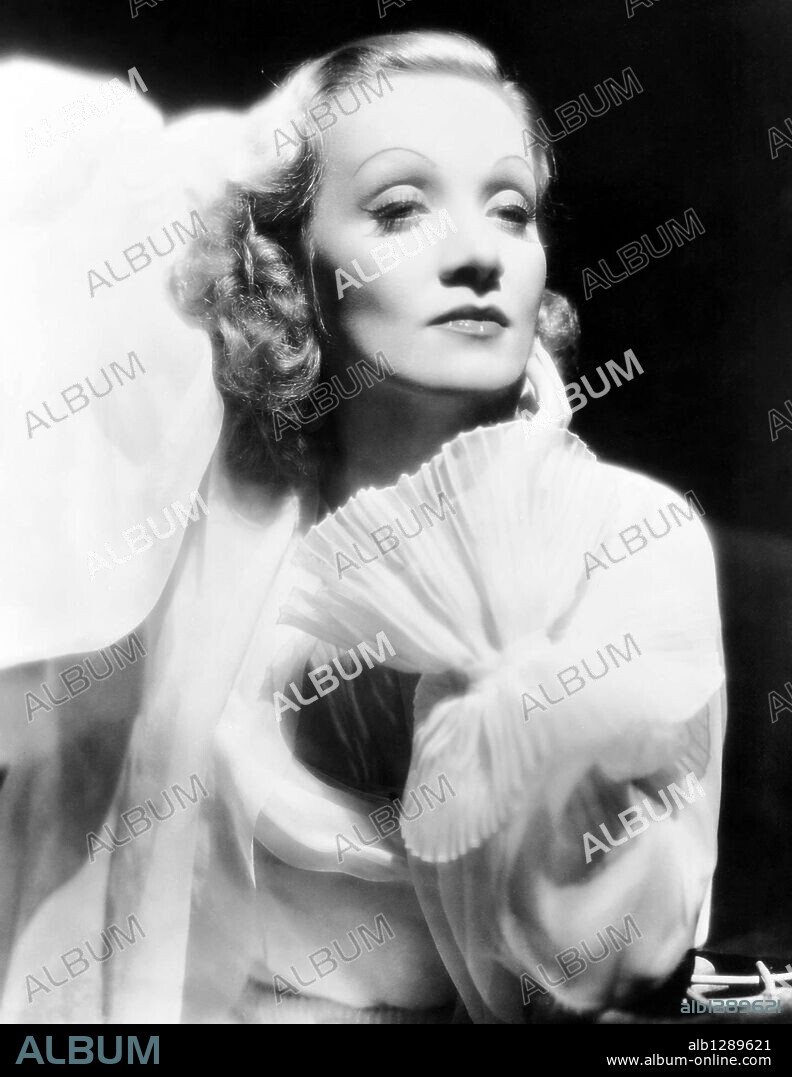 MARLENE DIETRICH in THE GARDEN OF ALLAH, 1936, directed by RICHARD BOLESLAWSKI. Copyright UNITED ARTISTS.
