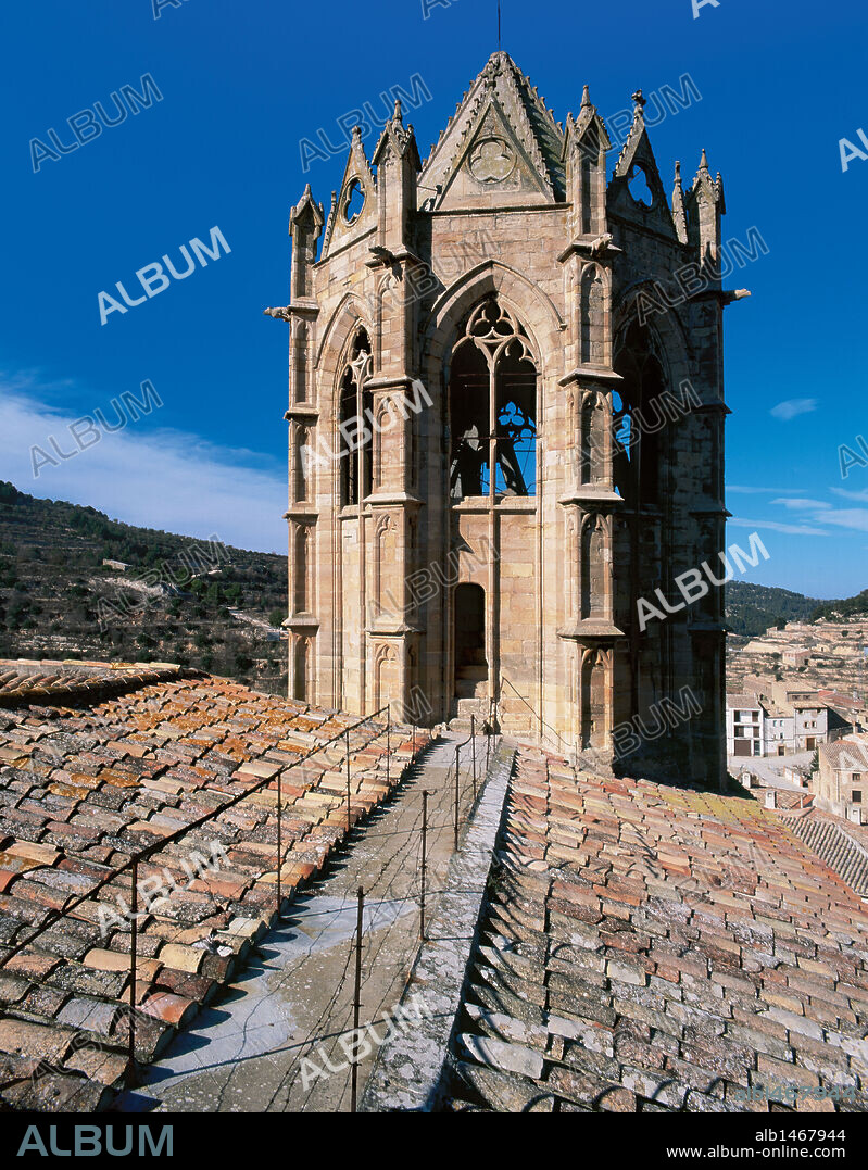 ARTE GOTICO. ESPAÑA. S. XII-XV (S. XII-S. XV). MONASTERIO DE SANTA MARIA DE VALLBONA. Edificio de la época de transición del románico al gótico. Detalle del cimborrio. Vallbona de les Monges. Provincia de Lleida. Cataluña.