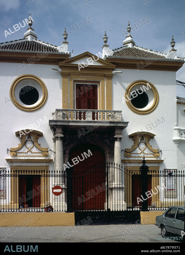 VICENTE SAN MARTIN. PUERTA DEL PRINCIPE - PLAZA DE TOROS DE LA REAL MAESTRANZA DE SEVILLA CONSTRUIDA EN 1761 Y RESTAURADA A PRINCIPIOS DEL SIGLO XX POR ANIBAL GONZALEZ.