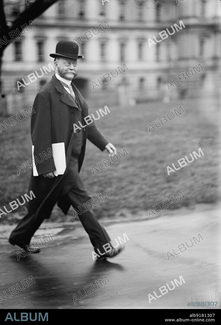 HARRIS & EWING. Redfield, William Cox, Rep. from New York, 1911-1913; Sec. of Commerce, 1913-1919, 1913.
