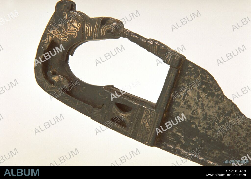 FALCATA ESPADA. DETALLE. IBERICO. (DEPOSITO: MUSEO ARQUEOLOGICO NACIONAL).