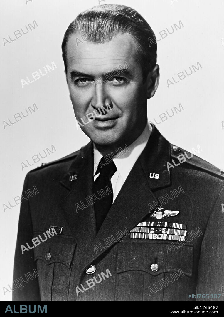 JAMES STEWART en ACORAZADOS DEL AIRE, 1955 (STRATEGIC AIR COMMAND), dirigida por ANTHONY MANN. Copyright PARAMOUNT PICTURES.