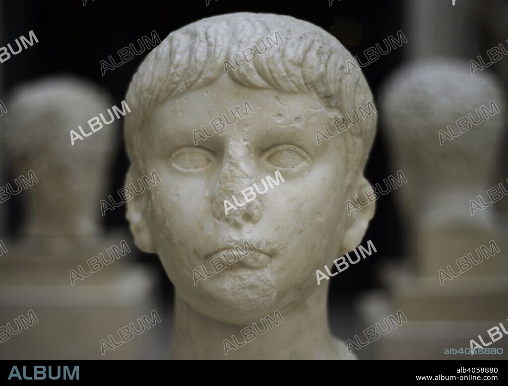 Nerón (Nerón Claudio César Augusto Germánico) (37-68). Emperador romano, el último de la Dinastía Julio-Claudia. Busto de Nerón niño. Años 50-54. Mármol. Museo Arqueológico Nacional. Madrid. España.