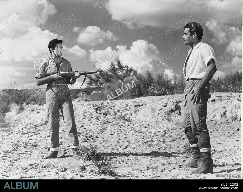 JORGE MISTRAL en LA GATA, 1956, dirigida por MARGARITA ALEXANDRE y RAFAEL MARIA TORRECILLA. Copyright NERVION FILMS.