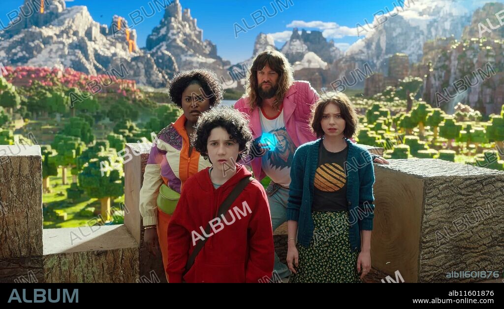 DANIELLE BROOKS, EMMA MYERS, JASON MOMOA y SEBASTIAN EUGENE HANSEN en UNA PELICULA DE MINECRAFT, 2025 (A MINECRAFT MOVIE), dirigida por JARED HESS. Copyright WARNER BROS.