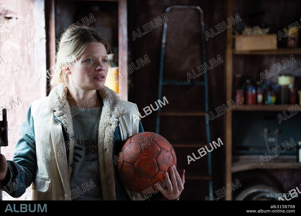 MELANIE THIERRY dans A PERFECT DAY, 2015, réalisé par FERNANDO LEON DE ARANOA. Copyright MEDIAPRO/REPOSANDO PRODUCCIONES/TVE.
