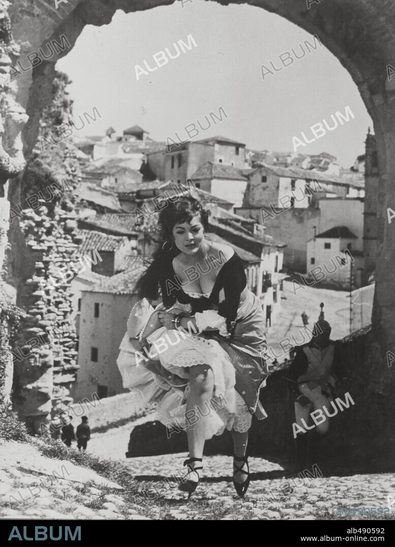SARA MONTIEL in CARMEN LA DE RONDA, 1959, directed by TULIO DEMICHELI. Copyright PRODUCCIONES BENITO PEROJO.