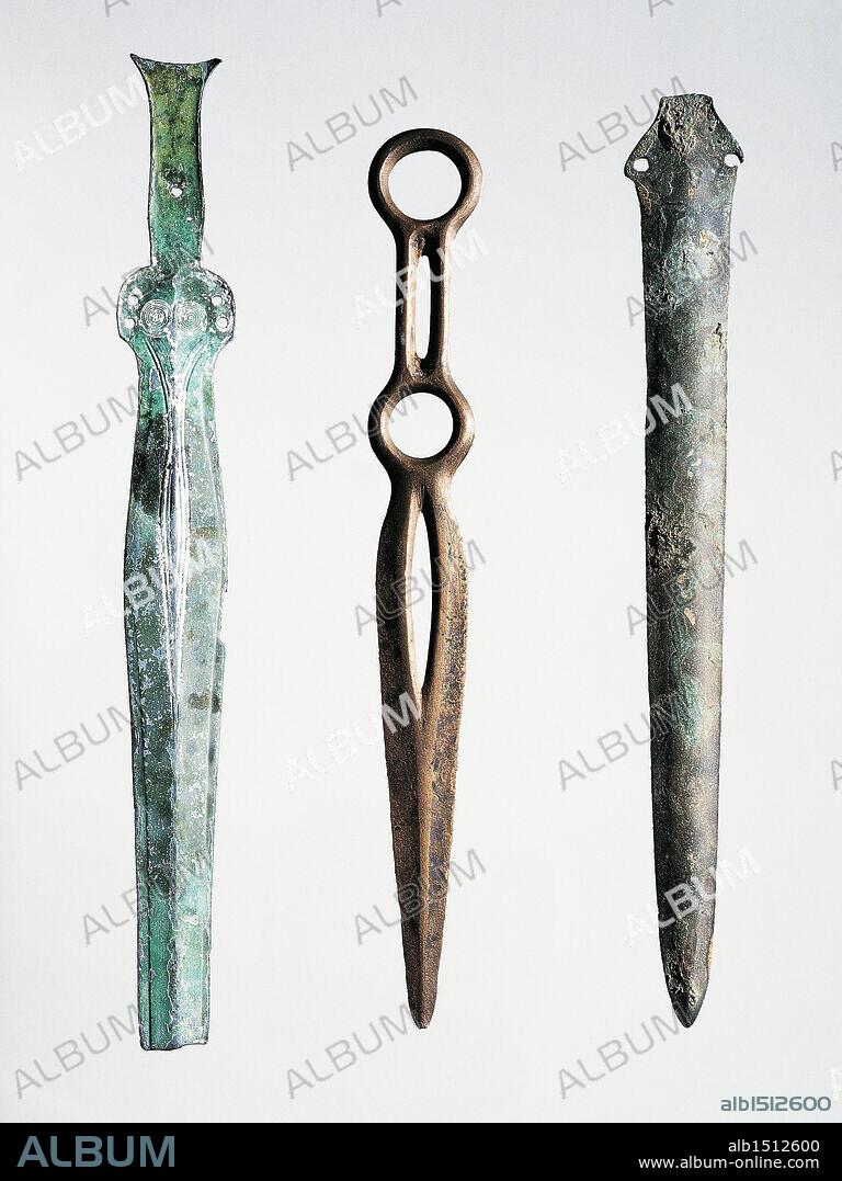 Prehistory, Italy, 13th century b.C. Celtic civilization. Early Hallstatt period. Dagger and swords.