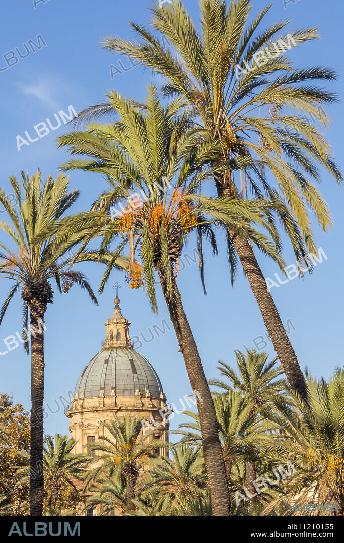 Cupola of the Palermo Cathedral, UNESCO World Heritage Site, seen from Villa Bonanno Park, Palermo, Sicily, Italy, Europe.