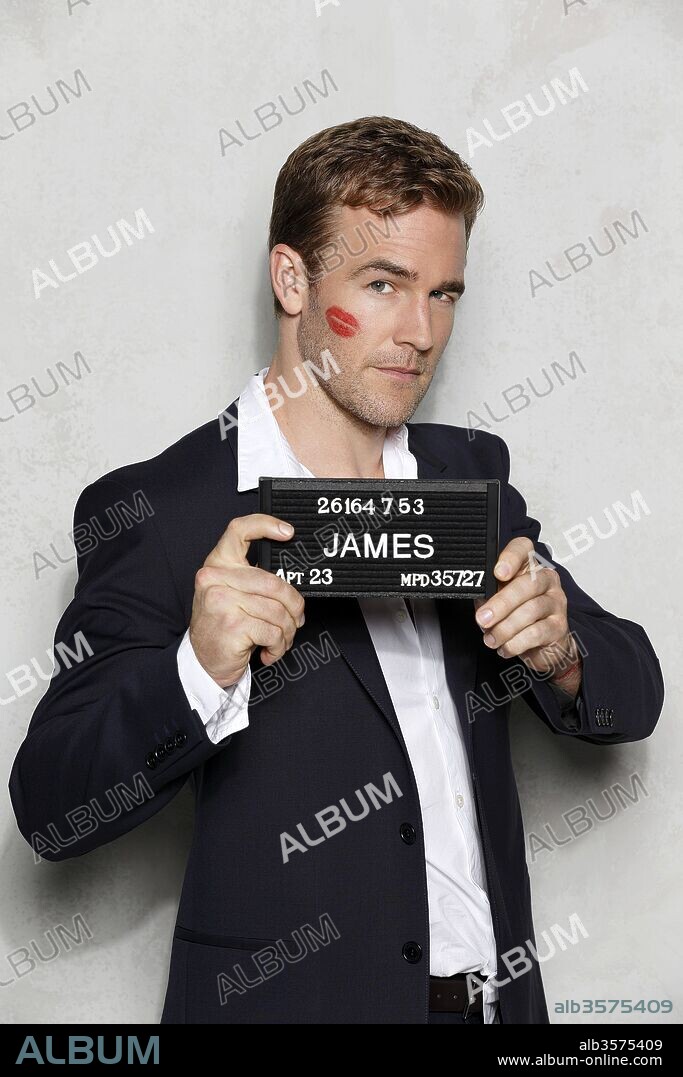 JAMES VAN DER BEEK in DON'T TRUST THE B----IN THE APARTMENT 23, 2012, directed by MICHAEL SPILLER. Copyright 20TH CENTURY FOX TELEVISION.