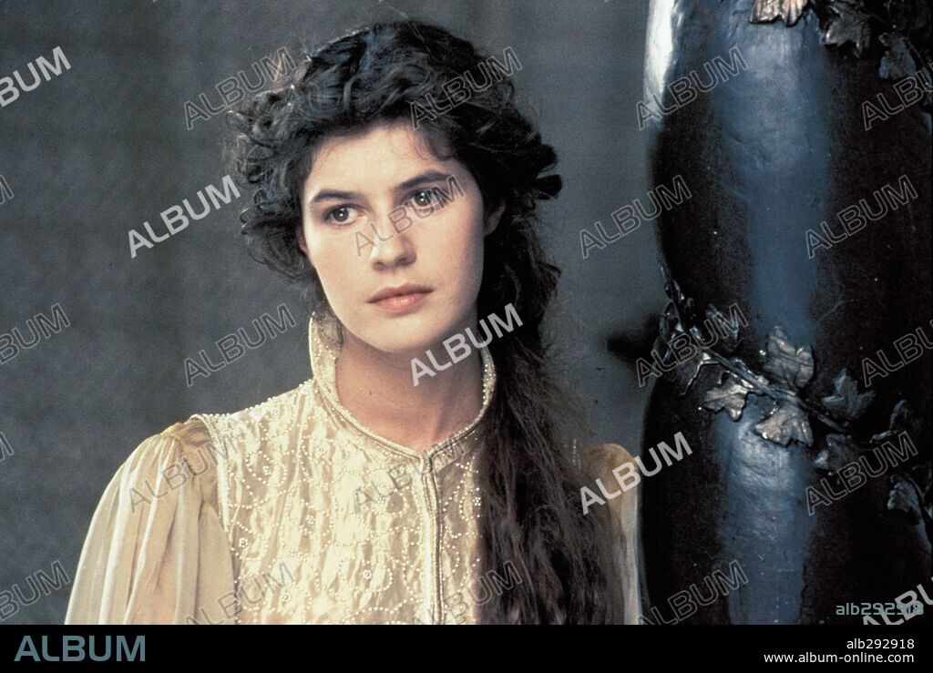 IRENE JACOB in OTHELLO, 1995, unter der Regie von OLIVER PARKER. Copyright CASTLE ROCK ENTERTAINMENT / KONOW, ROLF.
