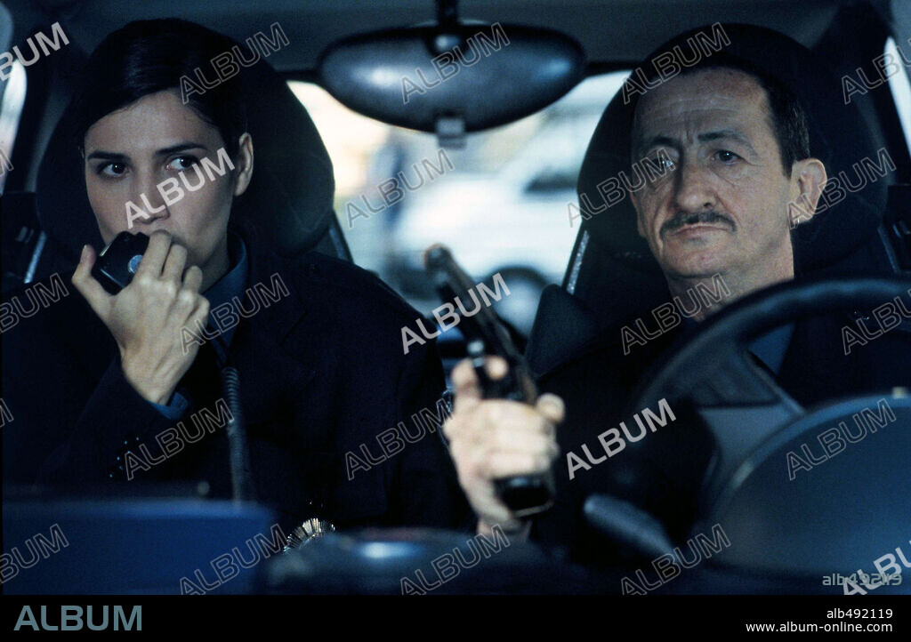 EDUARDO GOMEZ und FLORENTINO FERNANDEZ in ISI / DISI: AMOR A LO BESTIA, 2004, unter der Regie von CHEMA DE LA PEÑA. Copyright LOLAFILMS/MTV FILMS EUROPE/INTUITION FILMS.