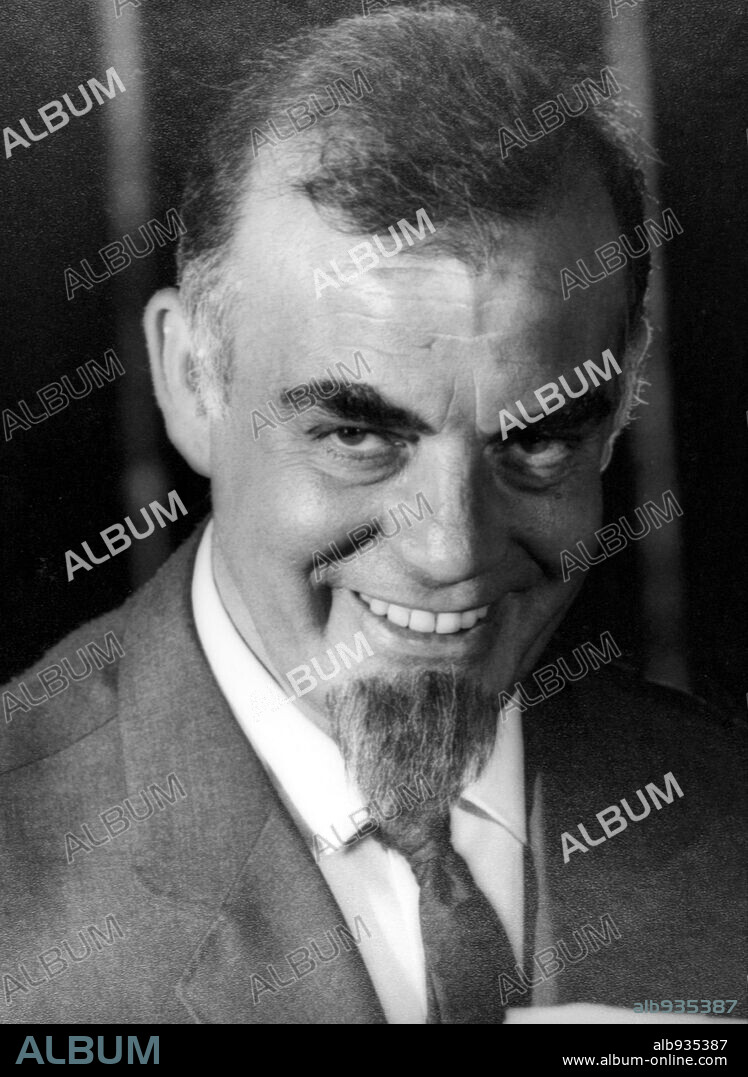 EDUARDO FAJARDO en LAS CINCO ADVERTENCIAS DE SATANÁS, 1938, dirigida por ISIDRO SOCIAS. Copyright NAVE.