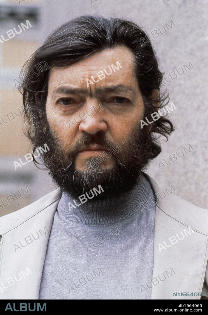 CORTAZAR, Julio Florencio (Bruselas, 1914-París, 1984). Escritor e intelectual argentino. Autor, entre otras obras, de "Rayuela" (1963), considerada una de las novelas más innovadoras de la literatura iberoamericana. Fotografía de 1981.