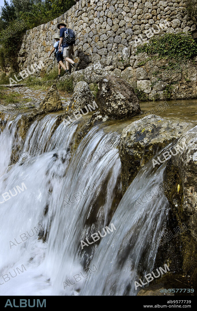 Camino del barranco de Biniaraix,vado del torrente.Sierra de Tramuntana. Mallorca. Baleares.España.