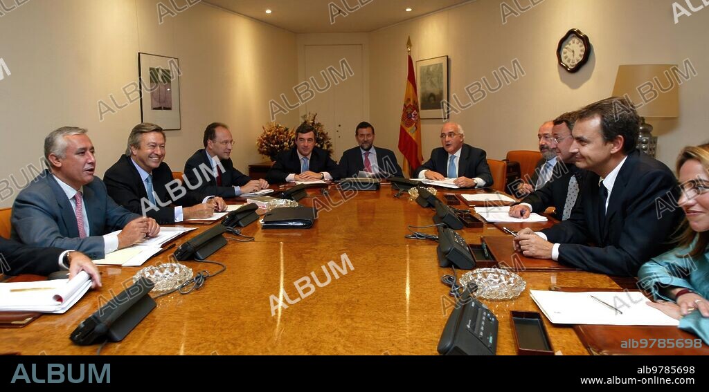 Madrid, 3-10-02. -meeting of the anti-terrorist pact between the Pp and the Psoe, in the Congress of Deputies. -photo Ernesto Agudo.