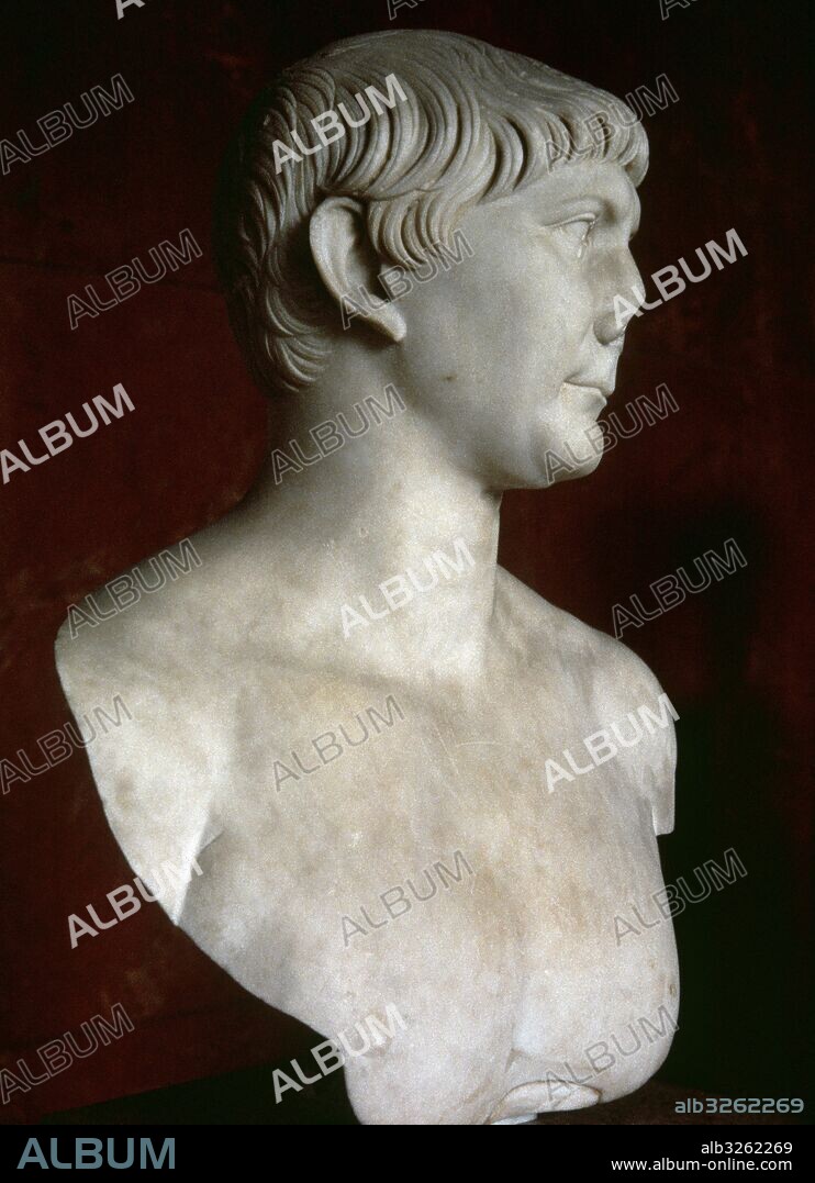 Marco Ulpio Trajano (Marcus Ulpius Traianus) (Itálica,53 d. C. -Selinonte de Cilicia, 117 d. C.). Emperador romano (98 d. C. -117 d. C.) de la dinastía de los Antoninos. Llevó al imperio a su máxima extensión. Escultura en mármol de Trajano. Museo del Louvre. París. Francia.