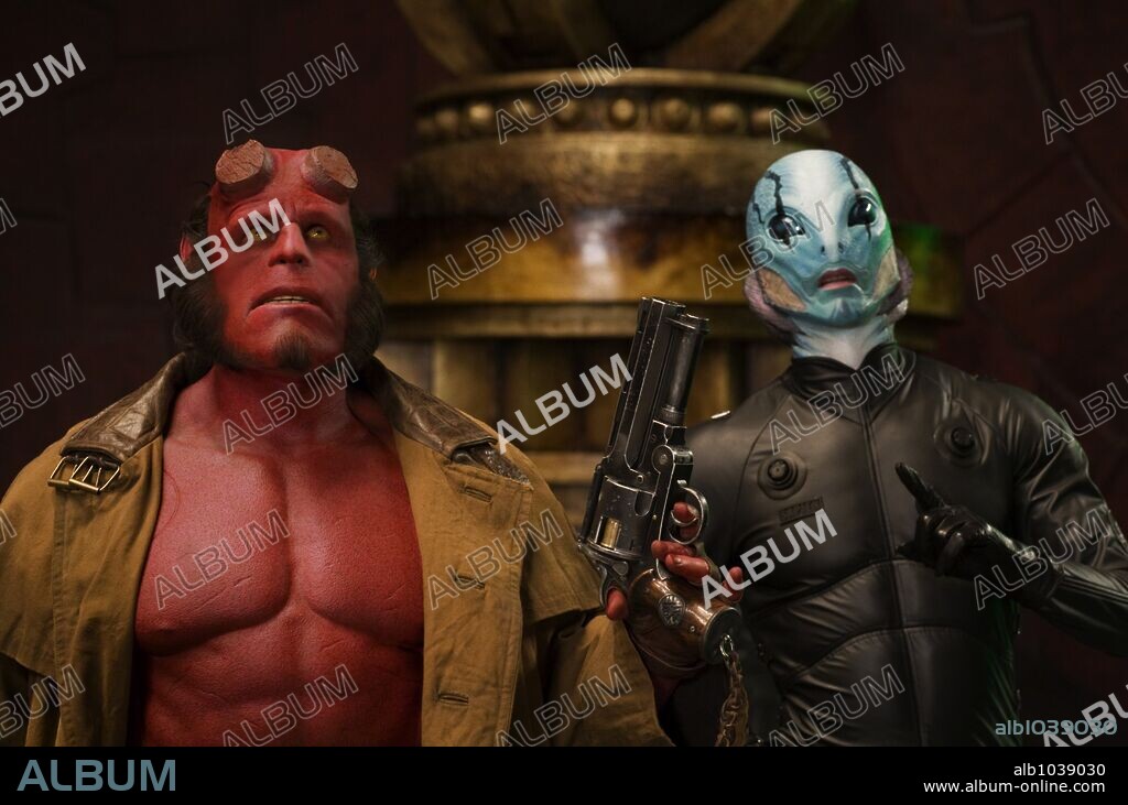 DOUG JONES und RON PERLMAN in HELLBOY 2 - DIE GOLDENE ARMEE, 2008 (HELLBOY II: THE GOLDEN ARMY), unter der Regie von GUILLERMO DEL TORO. Copyright DARK HORSE ENTERTAINMENT/INTERNATIONALE FILMPRODUKTION EAGLE / ENDRENYI, EGON.