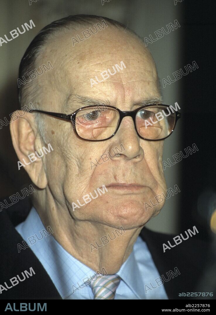 CELA, CAMILO JOSE. ESCRITOR ESPA¿OL. PADRON 1916-2001.