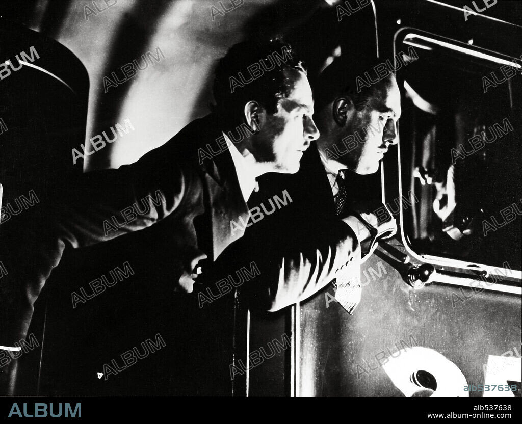 NUMBER 17, 1932 (NUMBER SEVENTEEN), directed by ALFRED HITCHCOCK. Copyright BIP.