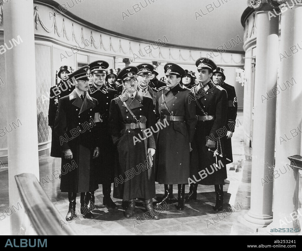 JACK BENNY und ROBERT STACK in SEIN ODER NICHTSEIN - HEIL HAMLET, 1942 (TO BE OR NOT TO BE), unter der Regie von ERNST LUBITSCH. Copyright UNITED ARTISTS.