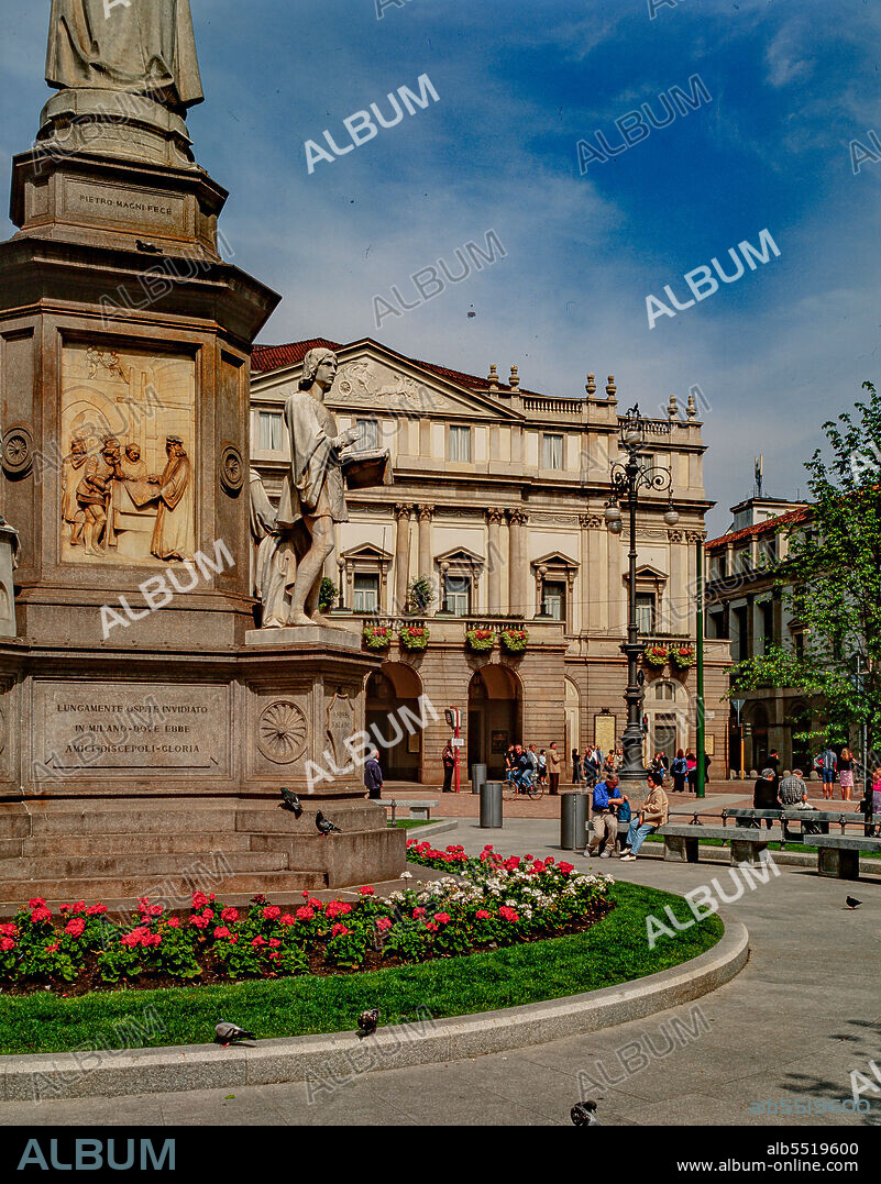 Piazza della Scala: Teatro alla Scala, designed by Giuseppe Piermarini (1776-8). In the foreground the monument dedicated to Leonardo da Vinci, realised by Pietro Magni at the middle of the XIX century.