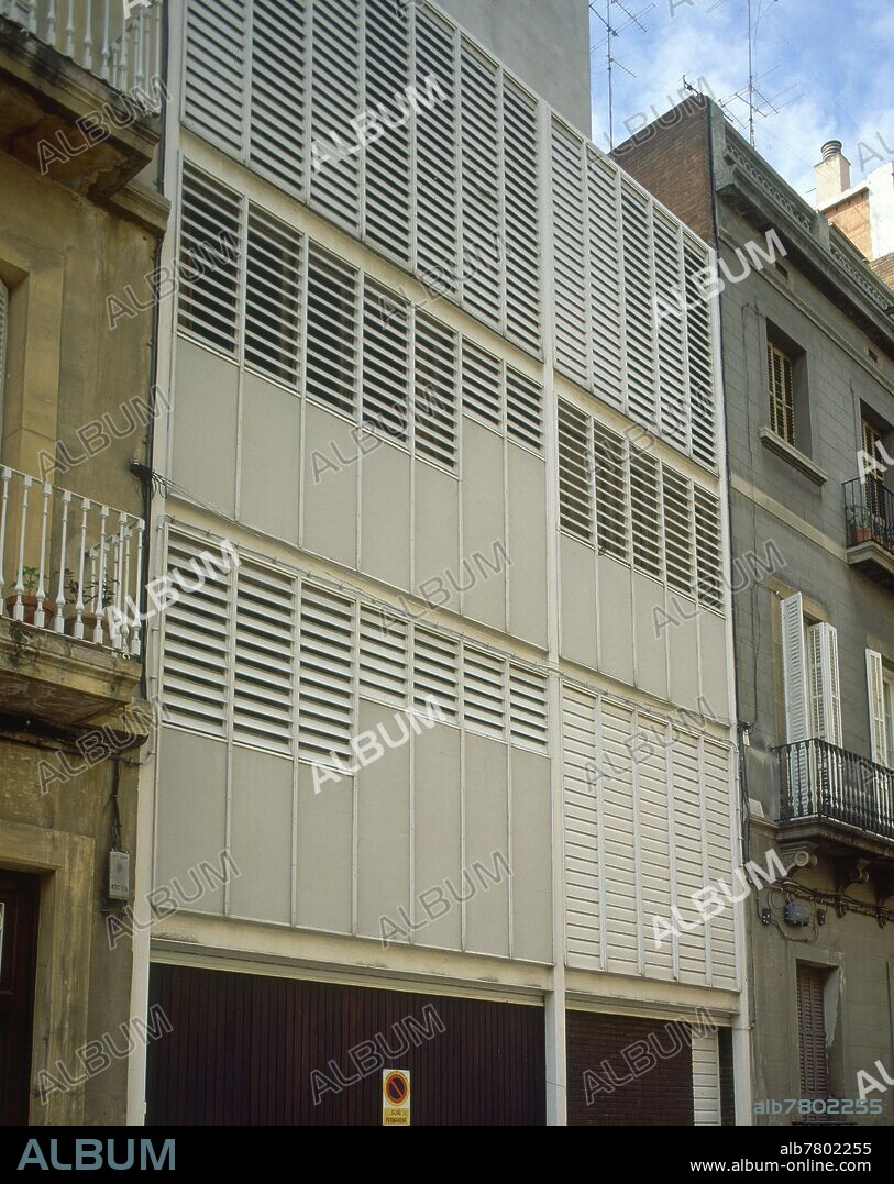 JOSE ANTONIO CODERCH Y DE SENTMENAT (1913-1984). CASA TAPIES - 1963 - CASA TALLER SITUADA EN LA CALLE ZARAGOZA Nº 57 DE BARCELONA.
