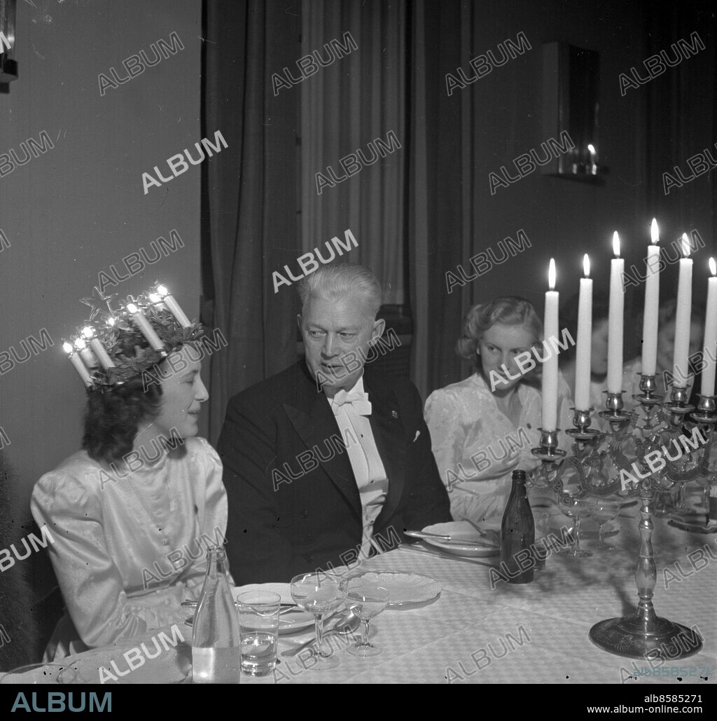 Göteborg 1946-12-13 - Göteborgs Lucia - Elsa Darell - *** Local Caption *** TC-D240. THURE CHRISTIANSSON.