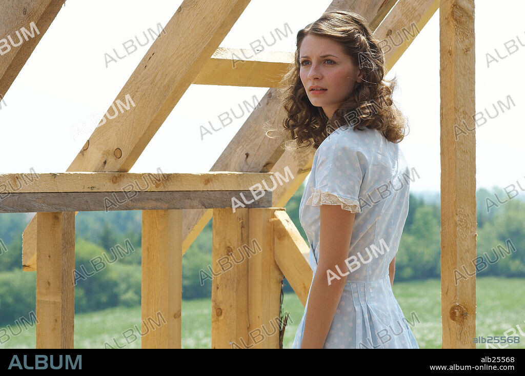 MISCHA BARTON in CLOSING THE RING, 2007, unter der Regie von RICHARD ATTENBOROUGH. Copyright CLOSING THE RING LTD./PROSPERO PICT./ SCION FILMS LIMITED.