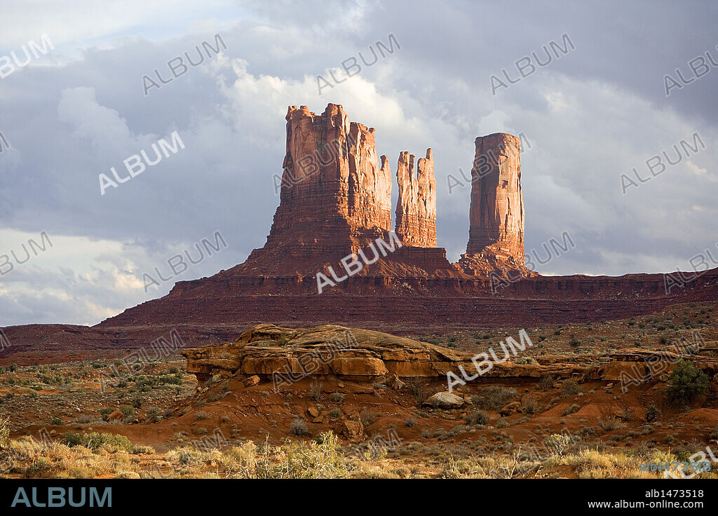 ESTADOS UNIDOS. MONUMENT VALLEY NAVAJO TRIBAL PARK. Pertenece a la zona de la Reserva de los indios navajos. Panorámica del paisaje. Estado de Arizona.