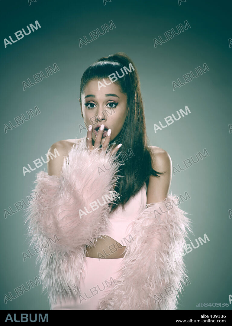 ARIANA GRANDE en SCREAM QUEENS, 2015, dirigida por RYAN MURPHY. Copyright TWENTIETH CENTURY FOX TELEVISION/RYAN MURPHY PRODUCTIONS/SEC.