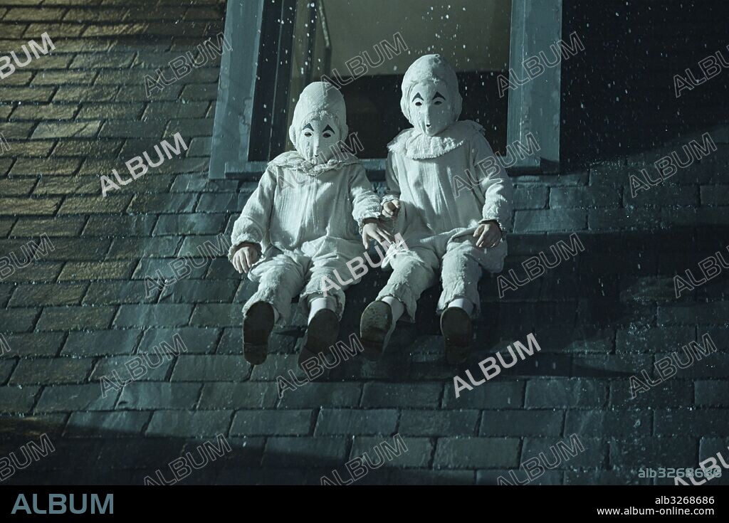 JOSEPH ODWELL y THOMAS ODWELL en EL HOGAR DE MISS PEREGRINE PARA NIÑOS PECULIARES, 2016 (MISS PEREGRINE'S HOME FOR PECULIAR CHILDREN), dirigida por TIM BURTON. Copyright CHERNIN ENTERTAINEMENT/ ST. PETERSBURG CLEARWATER FILM COMMI.