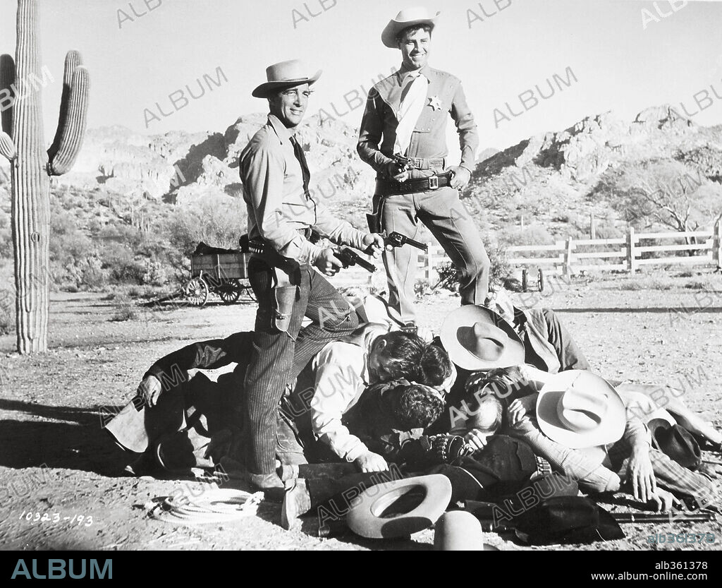 DEAN MARTIN y JERRY LEWIS en JUNTOS ANTE EL PELIGRO, 1956 (PARDNERS), dirigida por NORMAN TAUROG. Copyright PARAMOUNT PICTURES.