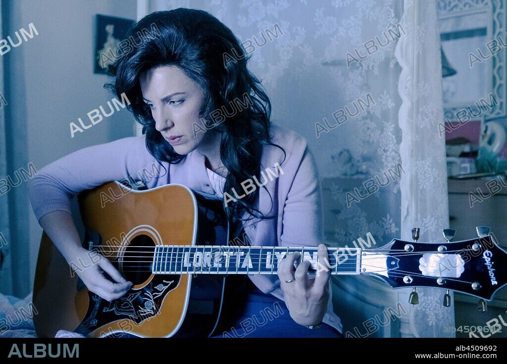 JESSIE MUELLER in PATSY & LORETTA, 2019, directed by CALLIE KHOURI. Copyright Sony Pictures Television.
