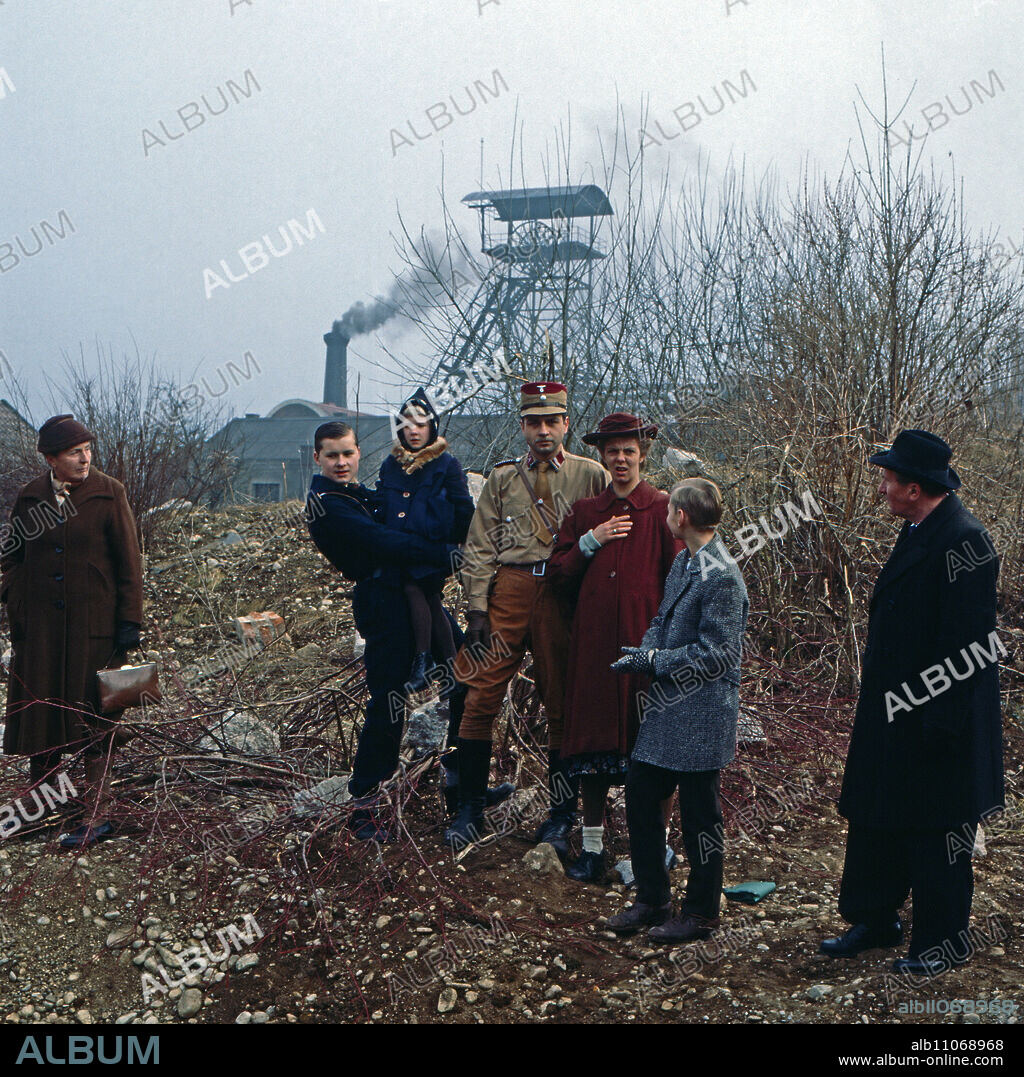 Rote Erde, TV series, Germany 1983 / 1990, episode: "Coal for the final victory", actors: Mike Windgassen, S. Radrich, Hansa Czypionka, Margarita Broich, Torsten Heinrich.