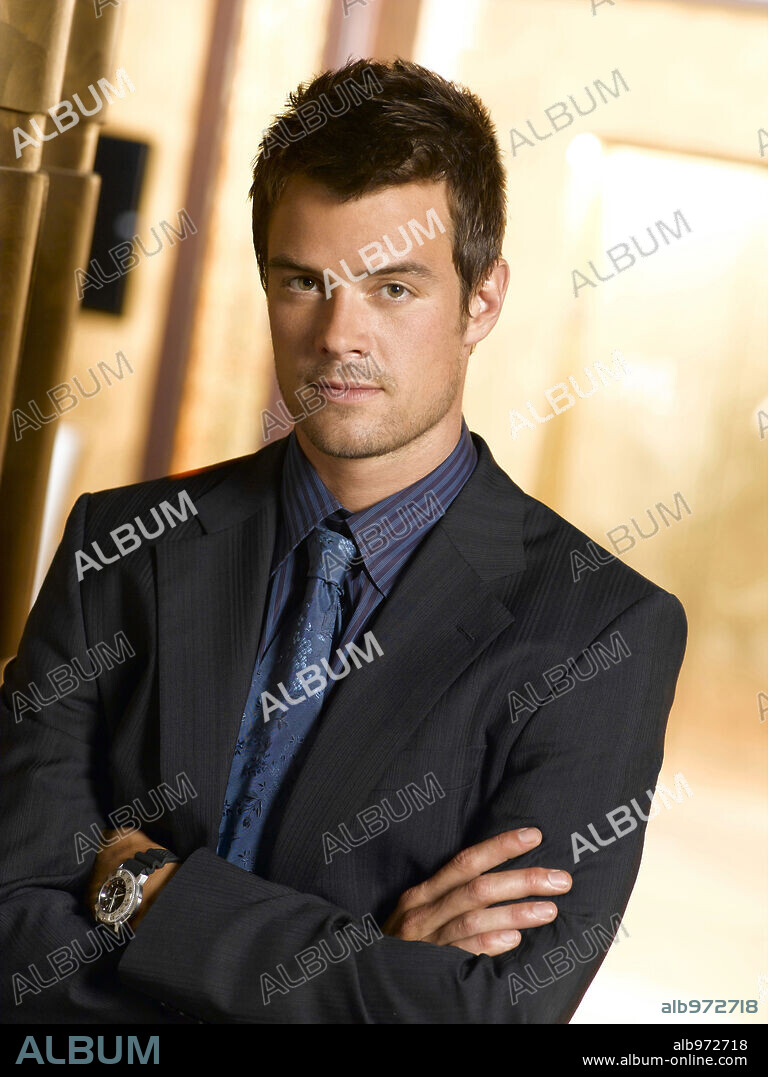 JOSH DUHAMEL in LAS VEGAS, 2003, directed by PETER MARKLE. Copyright NBC.