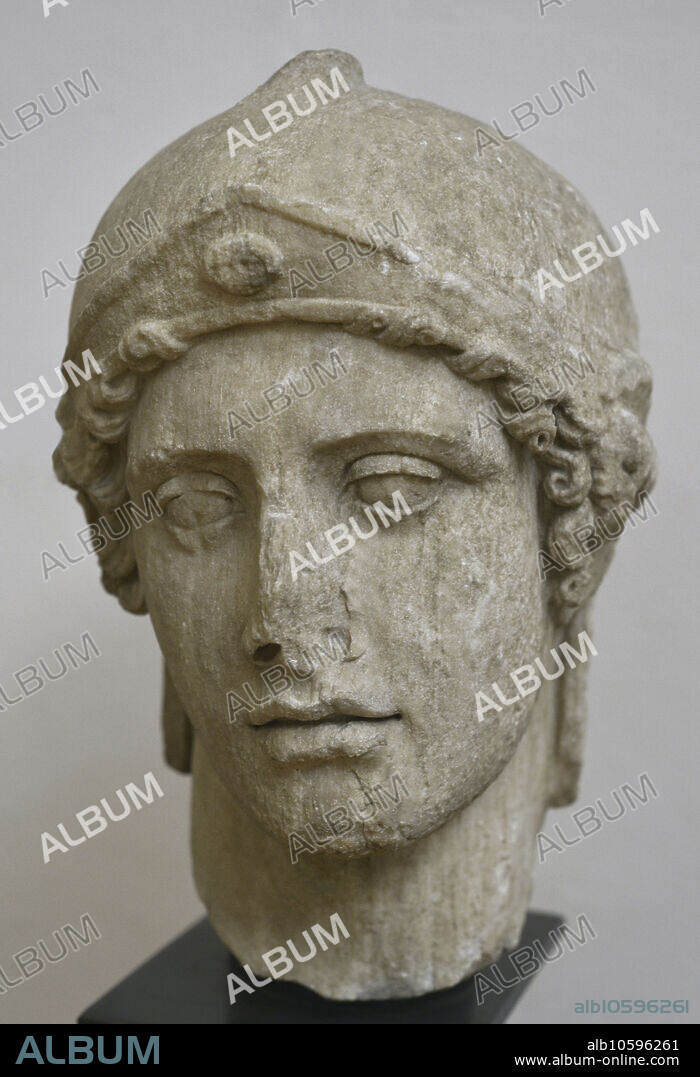 Atenea. Cabeza de mármol de una estatua. Siglo II d.C. Procede de la antigua ciudad de Filipos, Grecia. Museo Arqueológico Nacional. Sofía. Bulgaria.
