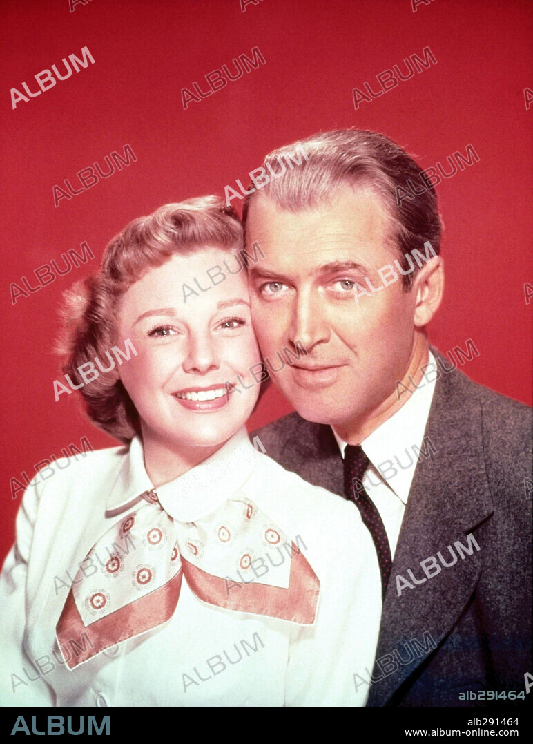 JAMES STEWART and JUNE ALLYSON in THE GLENN MILLER STORY, 1953, directed by ANTHONY MANN. Copyright UNIVERSAL PICTURES.