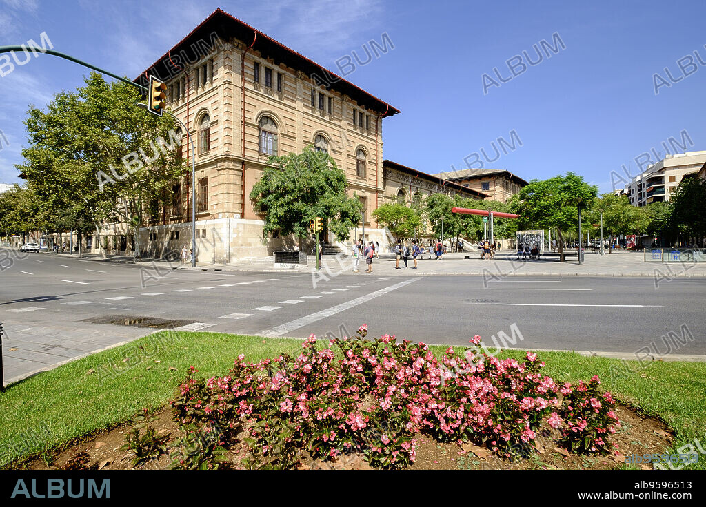 IES Ramon Llull, instituto de educación secundaria, plaza del Tubo, avenida de Portugal, Palma, Mallorca, balearic islands, spain, europe.
